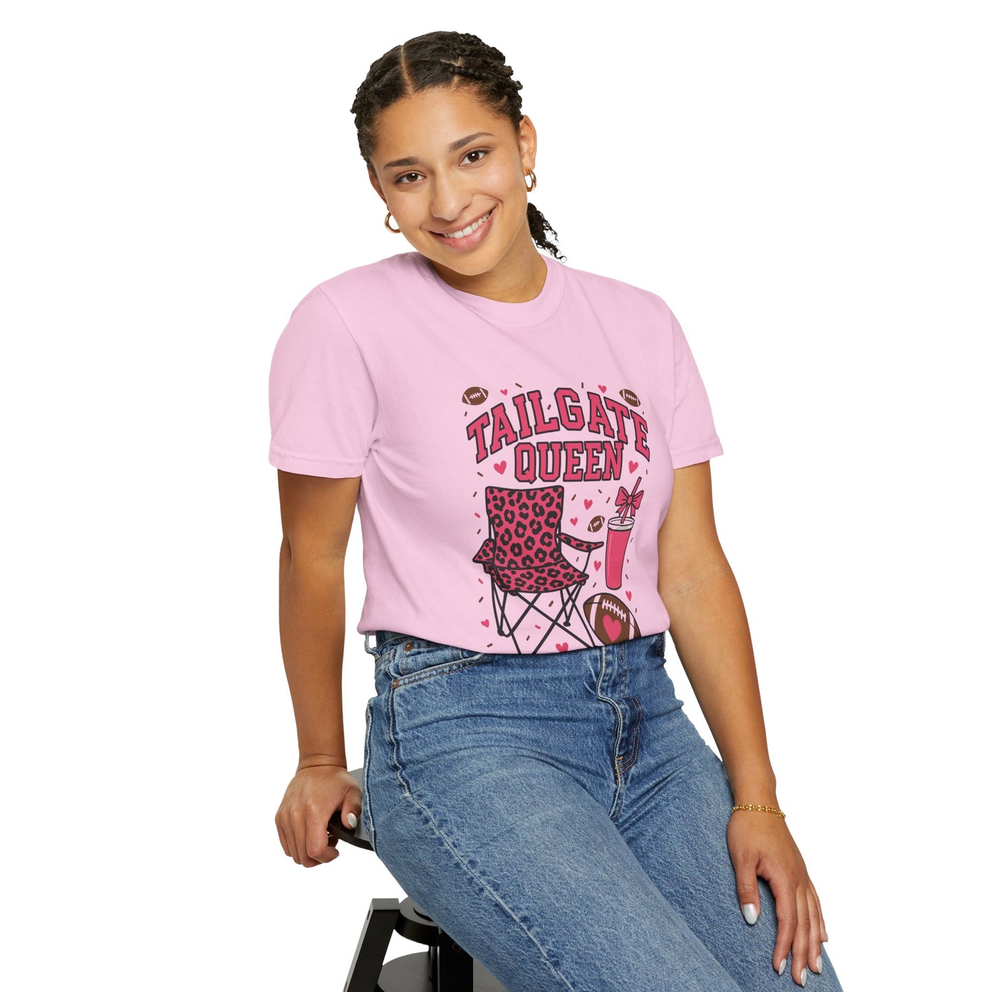 Tailgate Queen Football Graphic T-Shirt (Comfort Colors) - Size: S-3XL