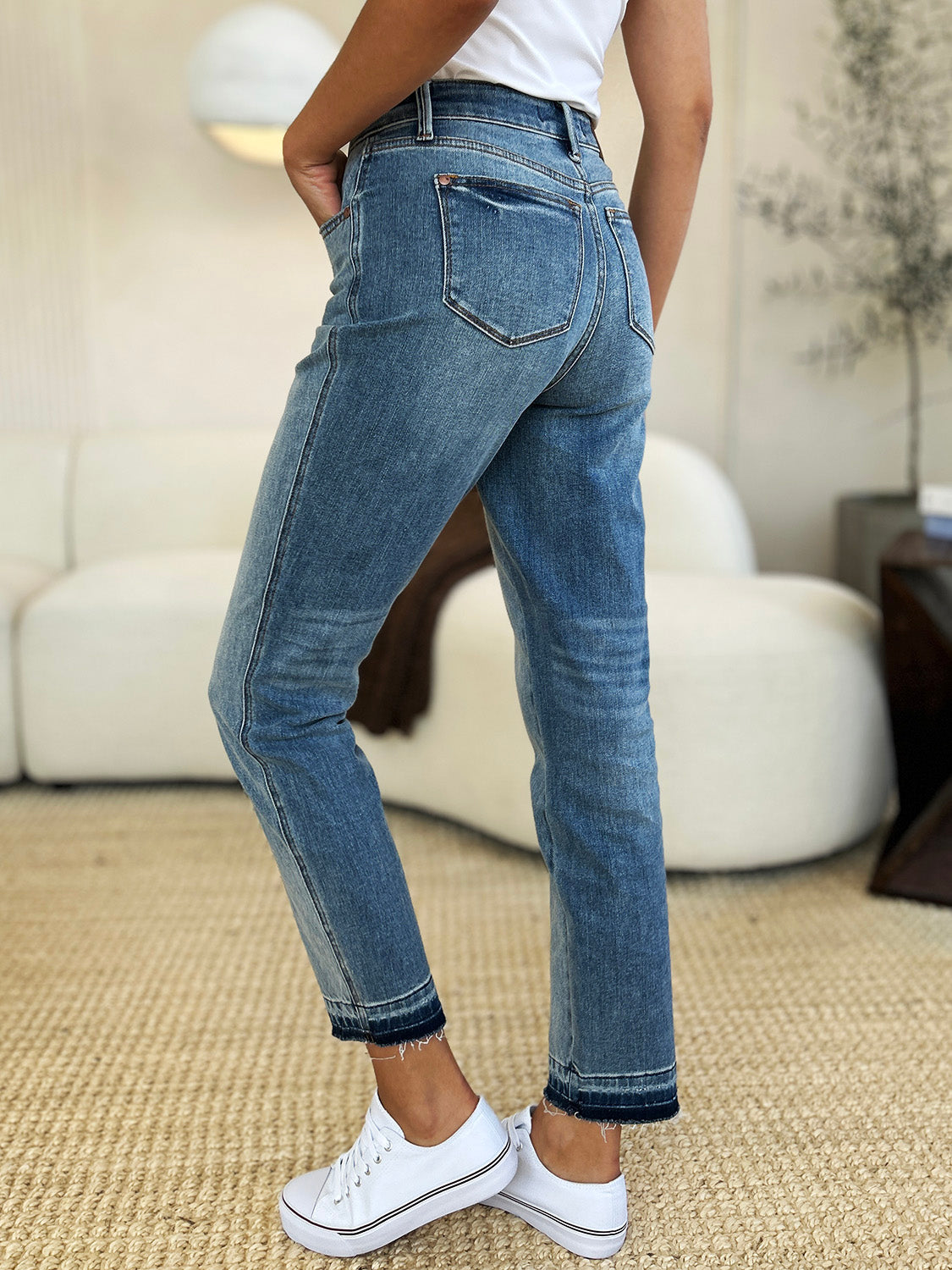 Judy Blue - Mid Rise Rigid Magic Release Hem Jeans - Size: 0-24W