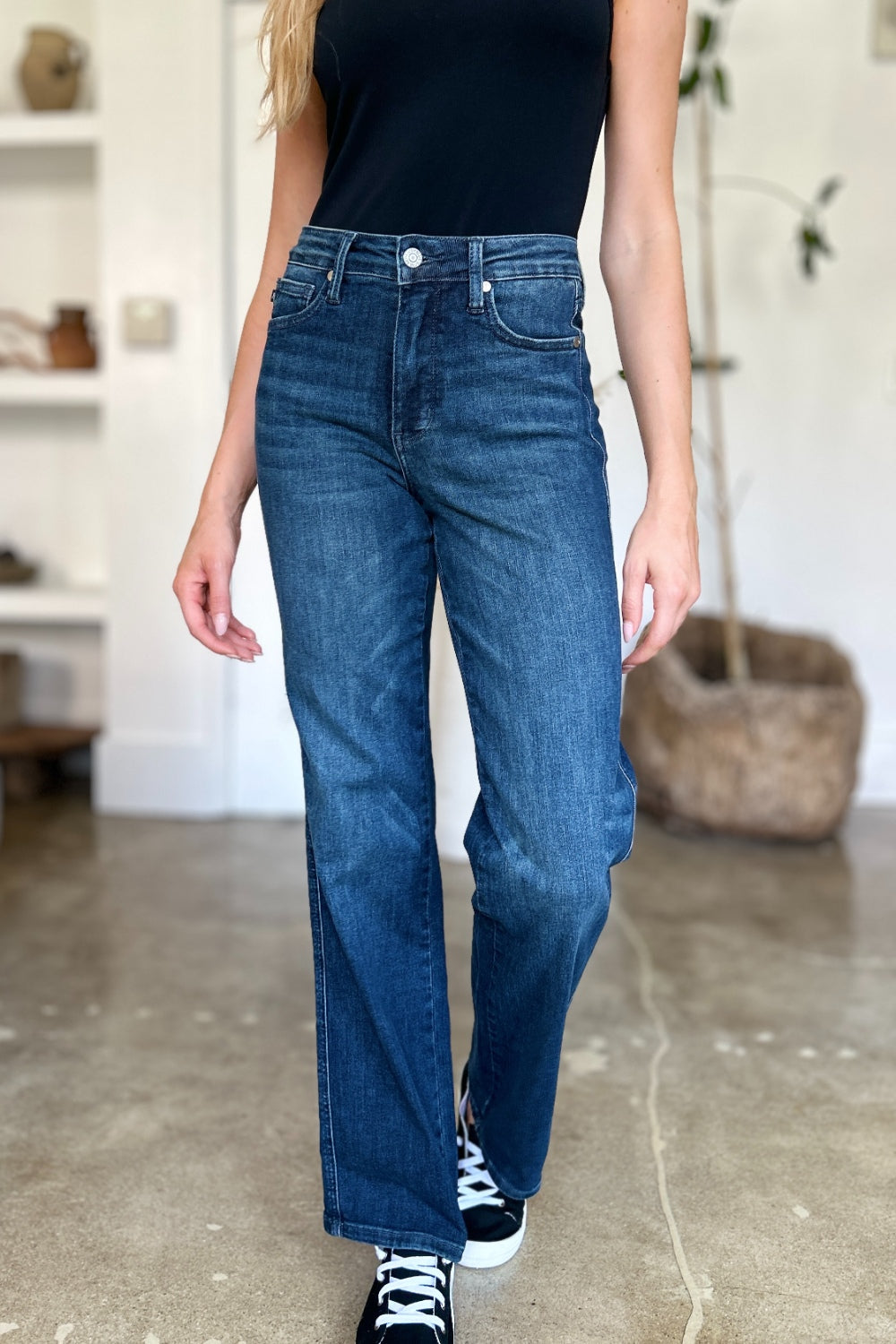 Judy Blue - Tummy Control Straight Jeans - Size: 0-24W