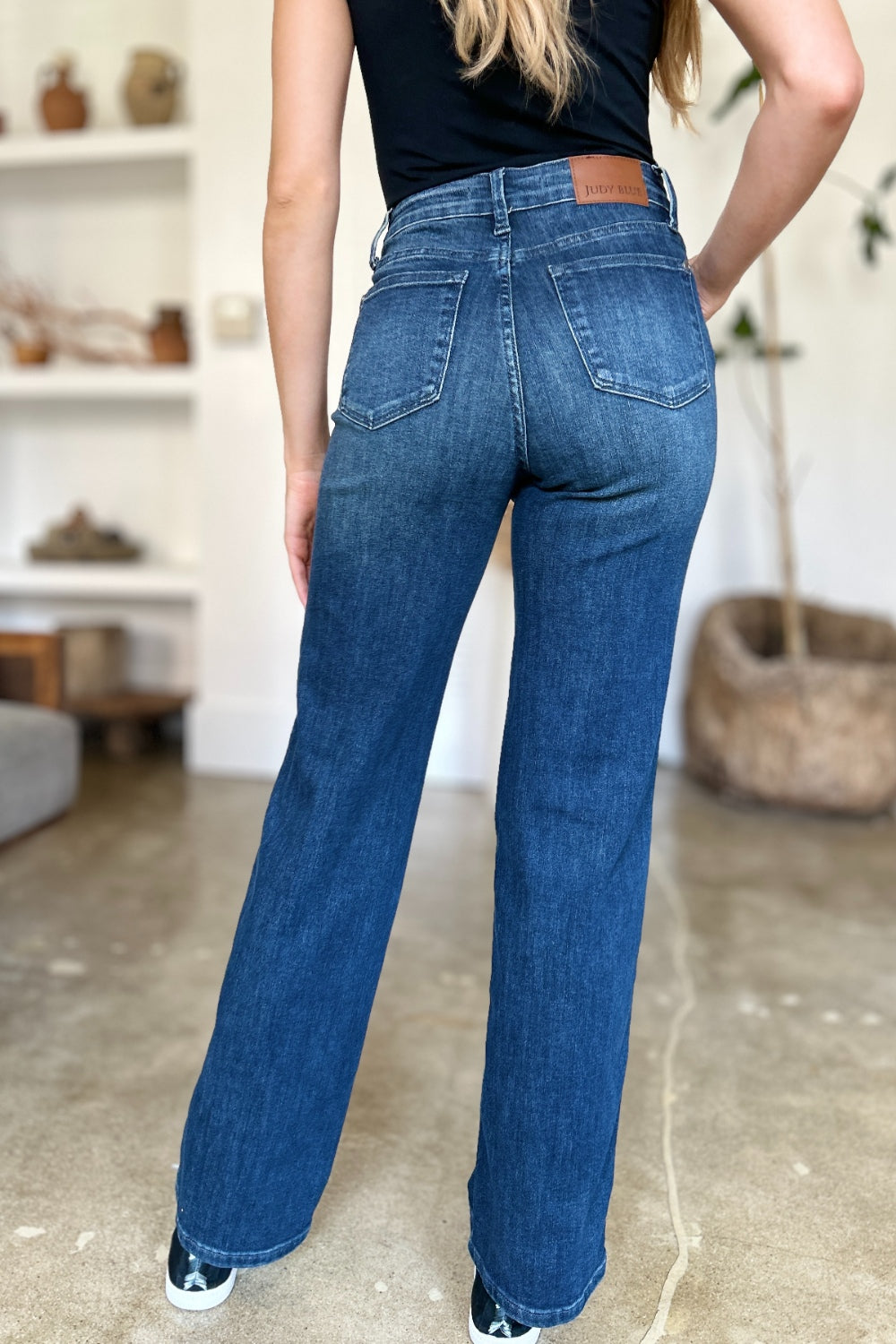 Judy Blue - Tummy Control Straight Jeans - Size: 0-24W