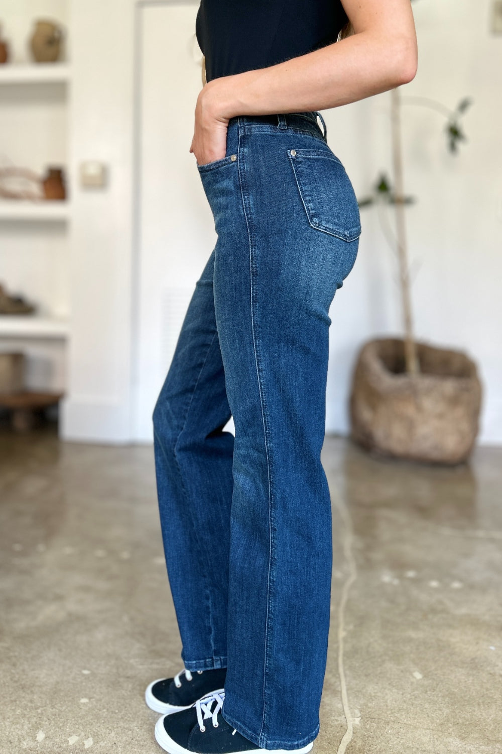 Judy Blue - Tummy Control Straight Jeans - Size: 0-24W