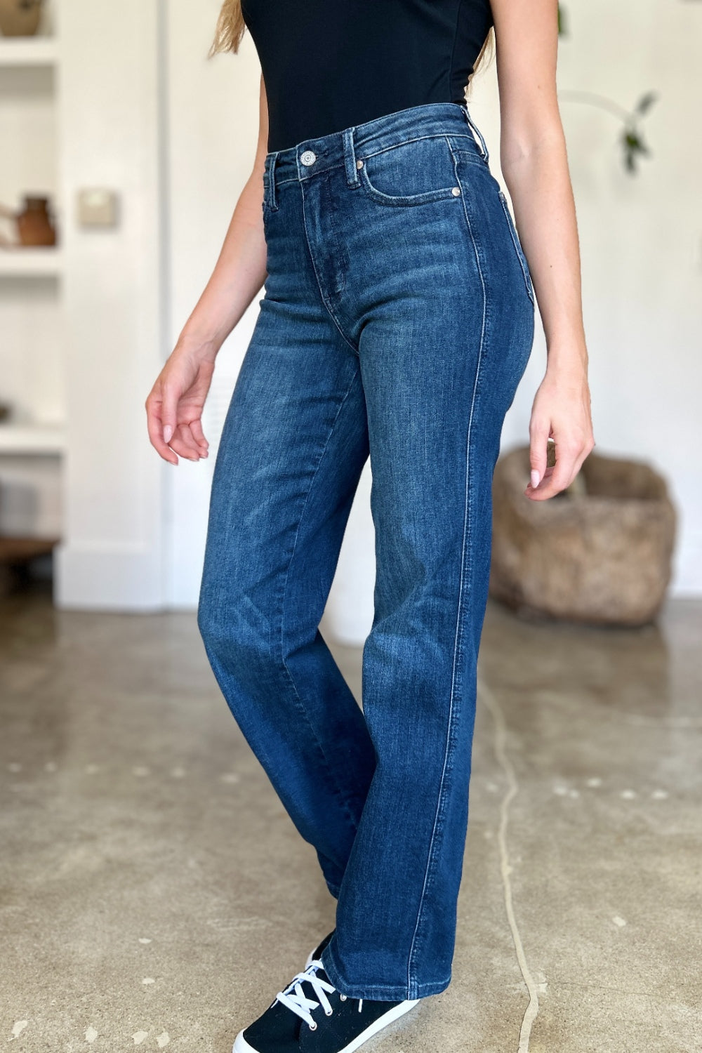 Judy Blue - Tummy Control Straight Jeans - Size: 0-24W