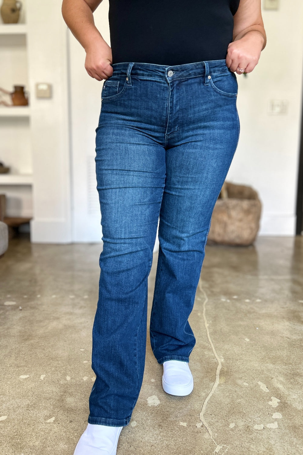 Judy Blue - Tummy Control Straight Jeans - Size: 0-24W