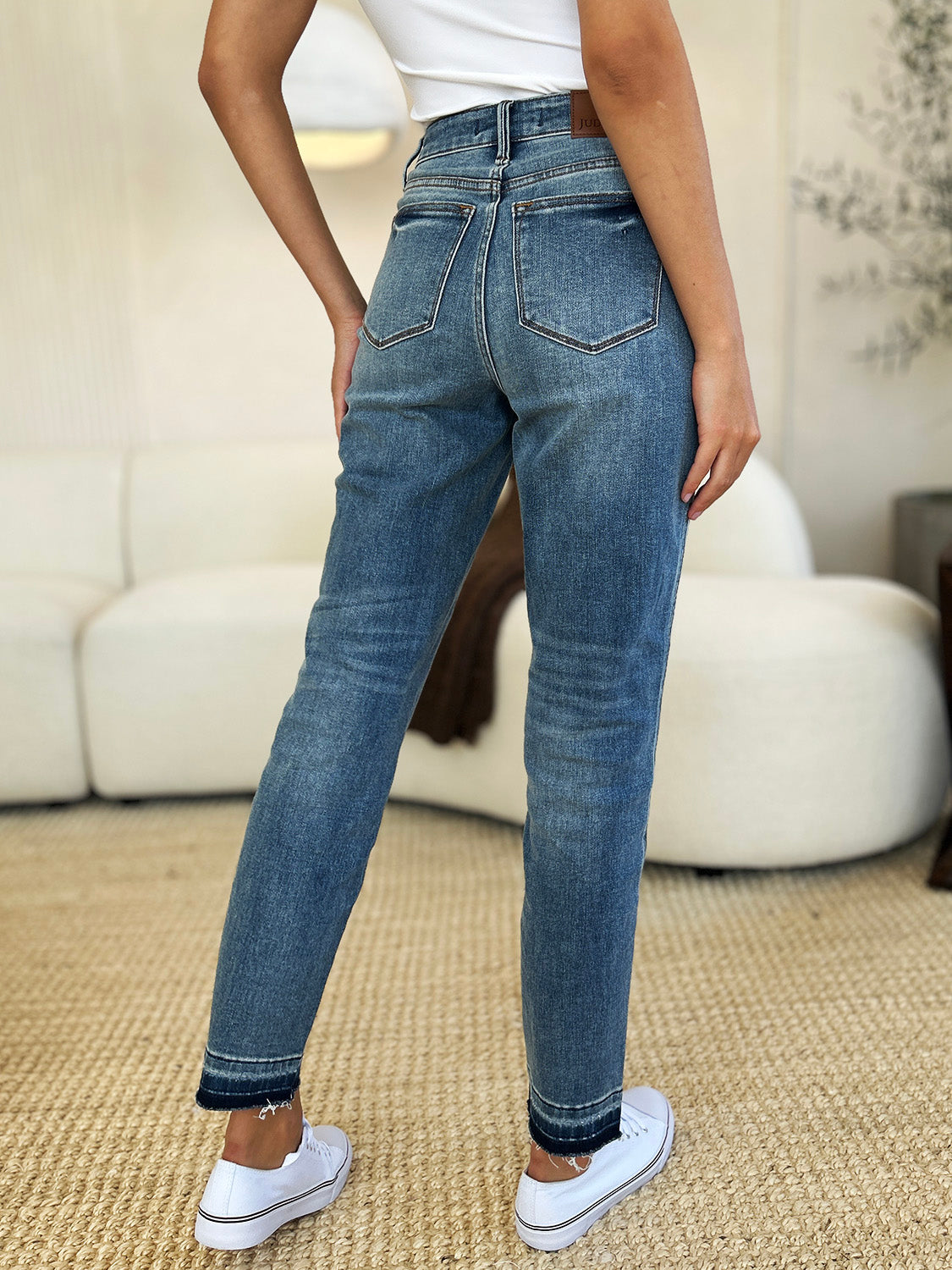 Judy Blue - Mid Rise Rigid Magic Release Hem Jeans - Size: 0-24W