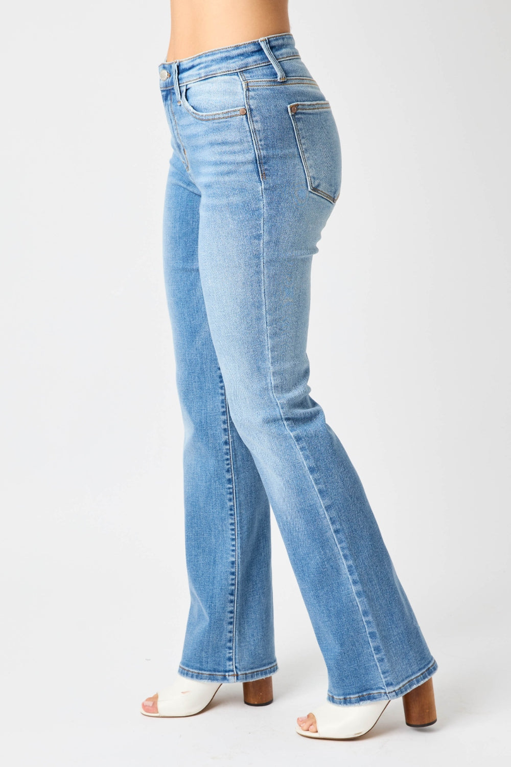 Judy Blue - Mid-Rise Waist Straight Jeans - Size: 0-24W