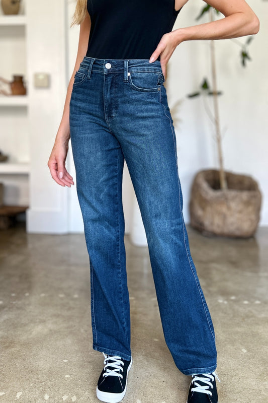 Judy Blue - Tummy Control Straight Jeans - Size: 0-24W